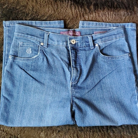 Capris - Picture 3 of 7